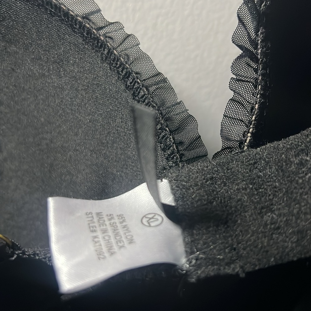 Lingerie - Picture 4 of 4